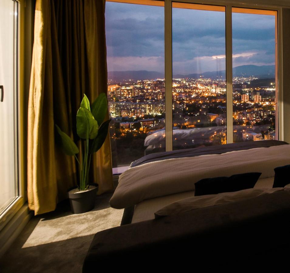 Sky Deluxe 3 Fitness & Spa Apartment Skopje Bagian luar foto